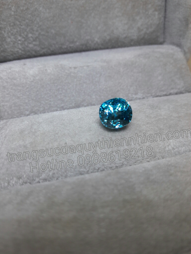 Zircon xanh thiên nhiên lửa xoàn rực rỡ Kèm giấy giám định PNJ/SACOMBANK SBJ/SJC theo yêu cầu Zircon xanh thiên nhiên lửa xoàn rực rỡ Kèm giấy giám định PNJ/SACOMBANK SBJ/SJC theo yêu cầu
